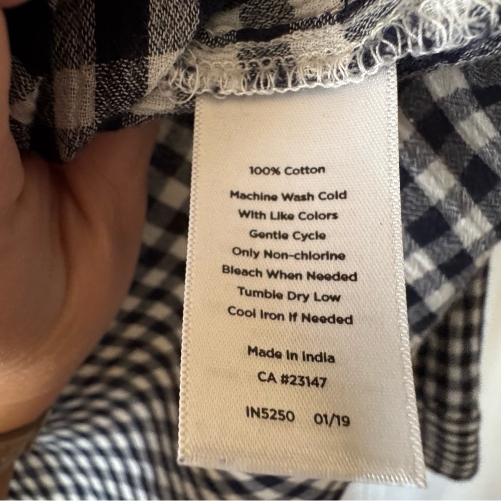Talbots Black & White Gingham Blouse Womens Size Medium V-neck 100% Cotton - Picture 6 of 6
